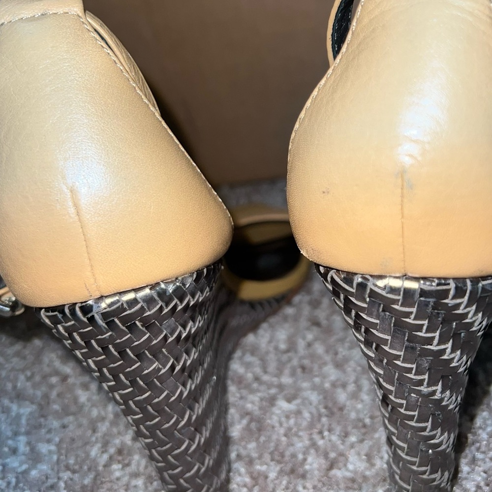 Coach Sharrin Tan/ Metallic Leather Wedges size 9 - Picture 10 of 10